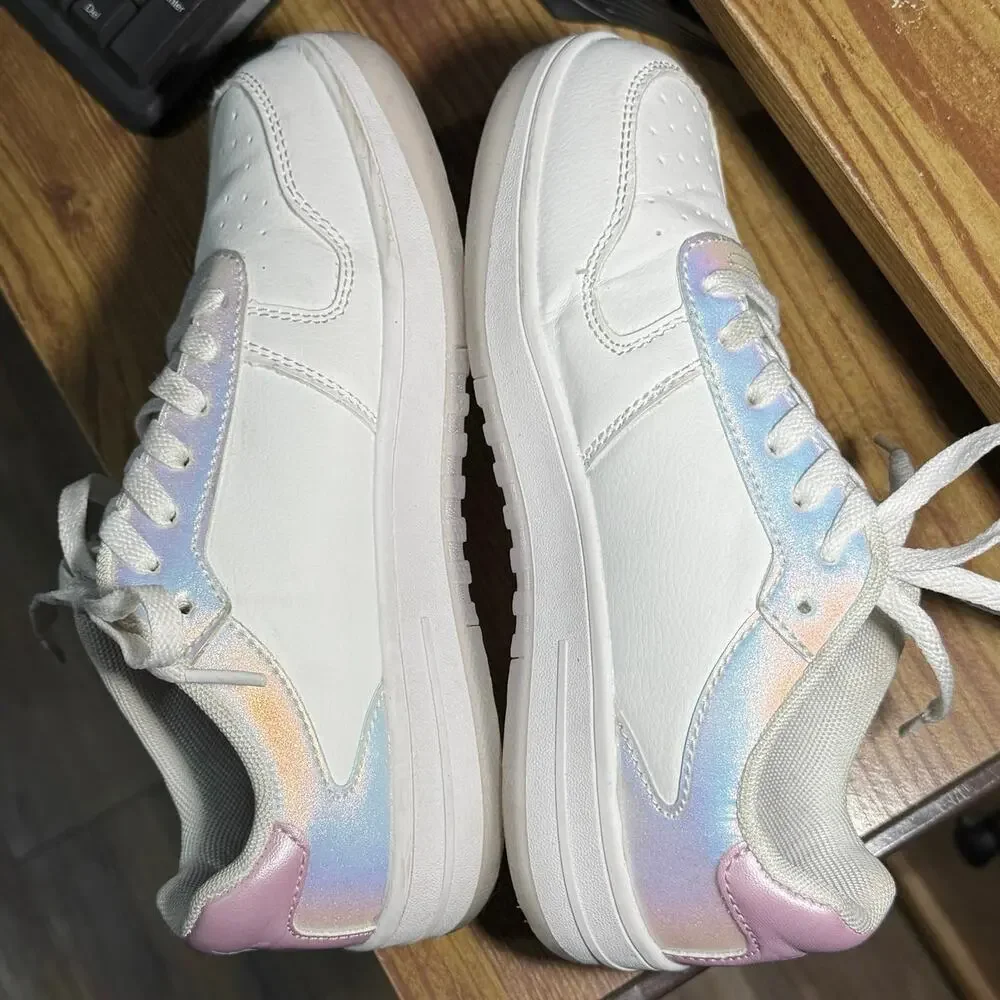Nautica girls Stafford size 4 sneakers. Excellent condition. Pink & white.